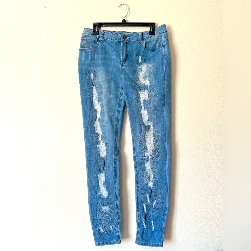 Light Blue Ripped Jeans by Indigo Thread Co. 🧵